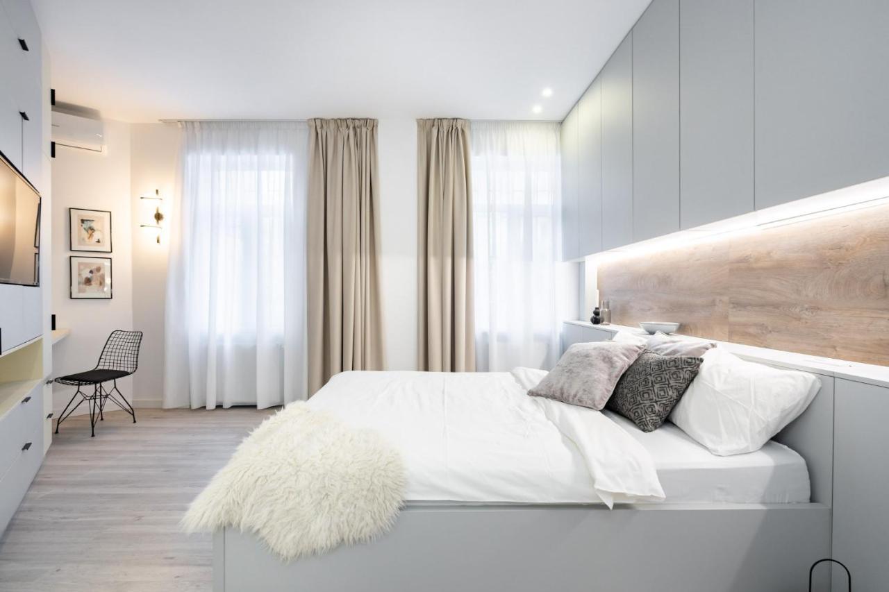 Four Bedroom Apartment, Old Town Bucarest Exterior foto