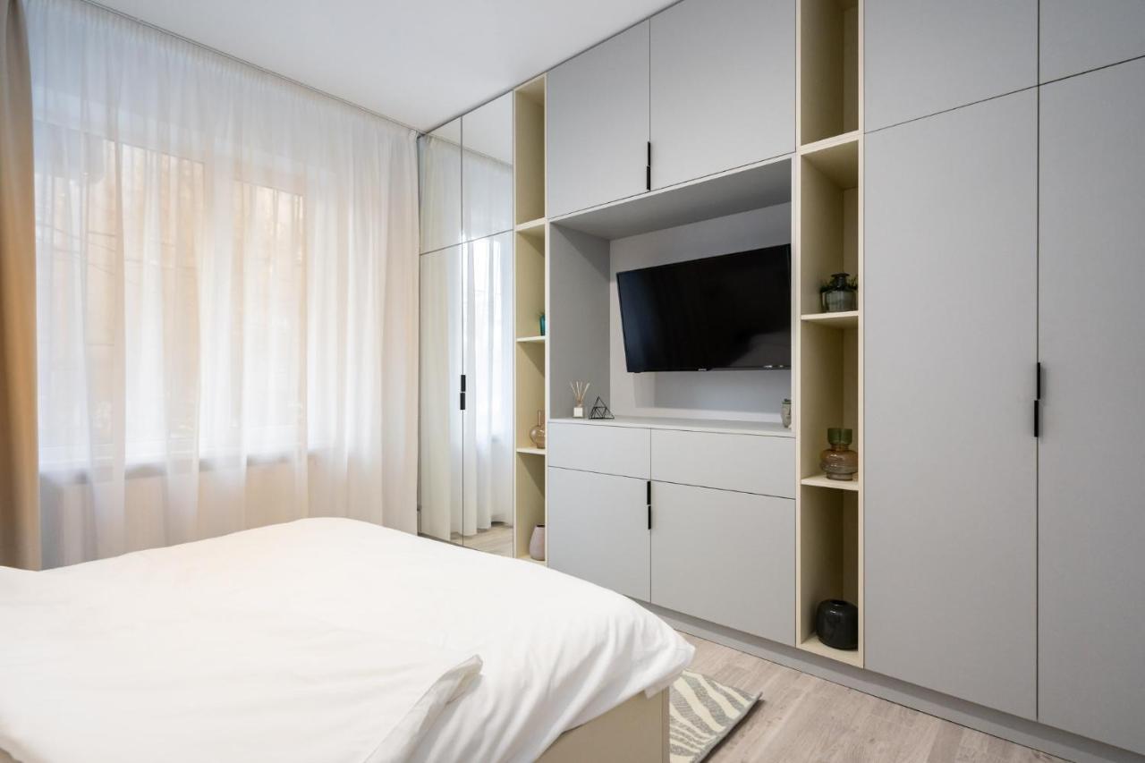 Four Bedroom Apartment, Old Town Bucarest Exterior foto