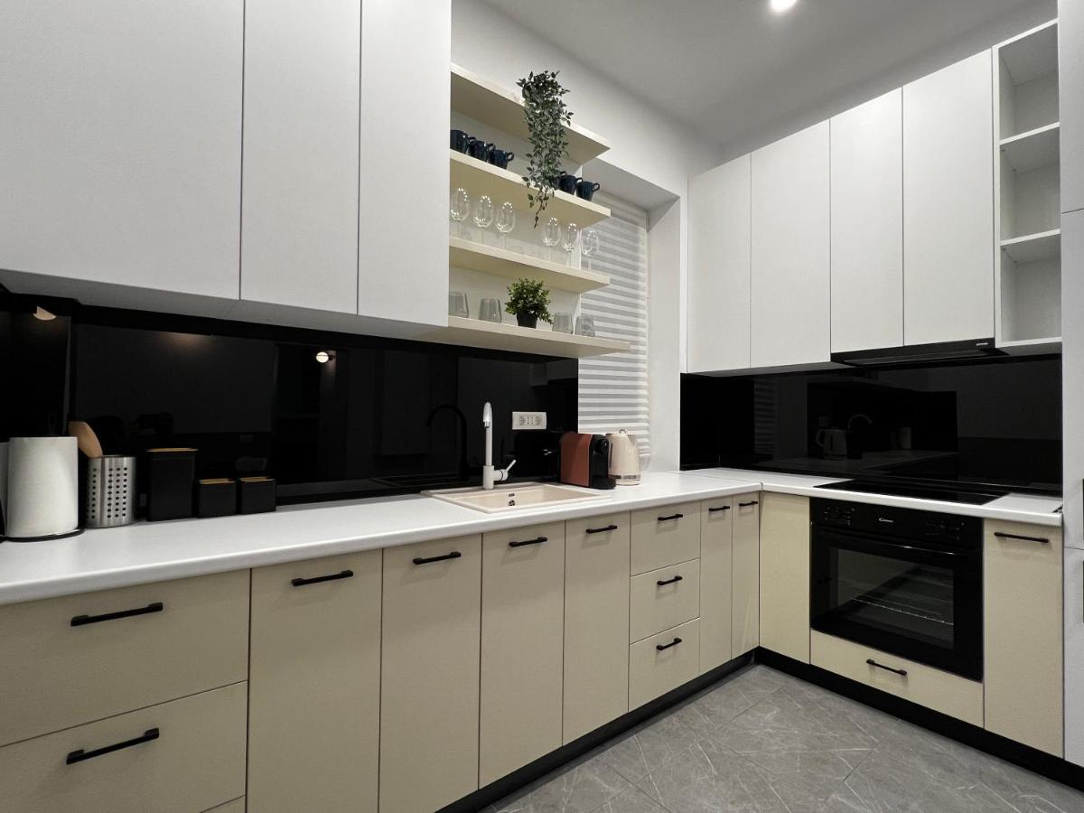 Four Bedroom Apartment, Old Town Bucarest Exterior foto