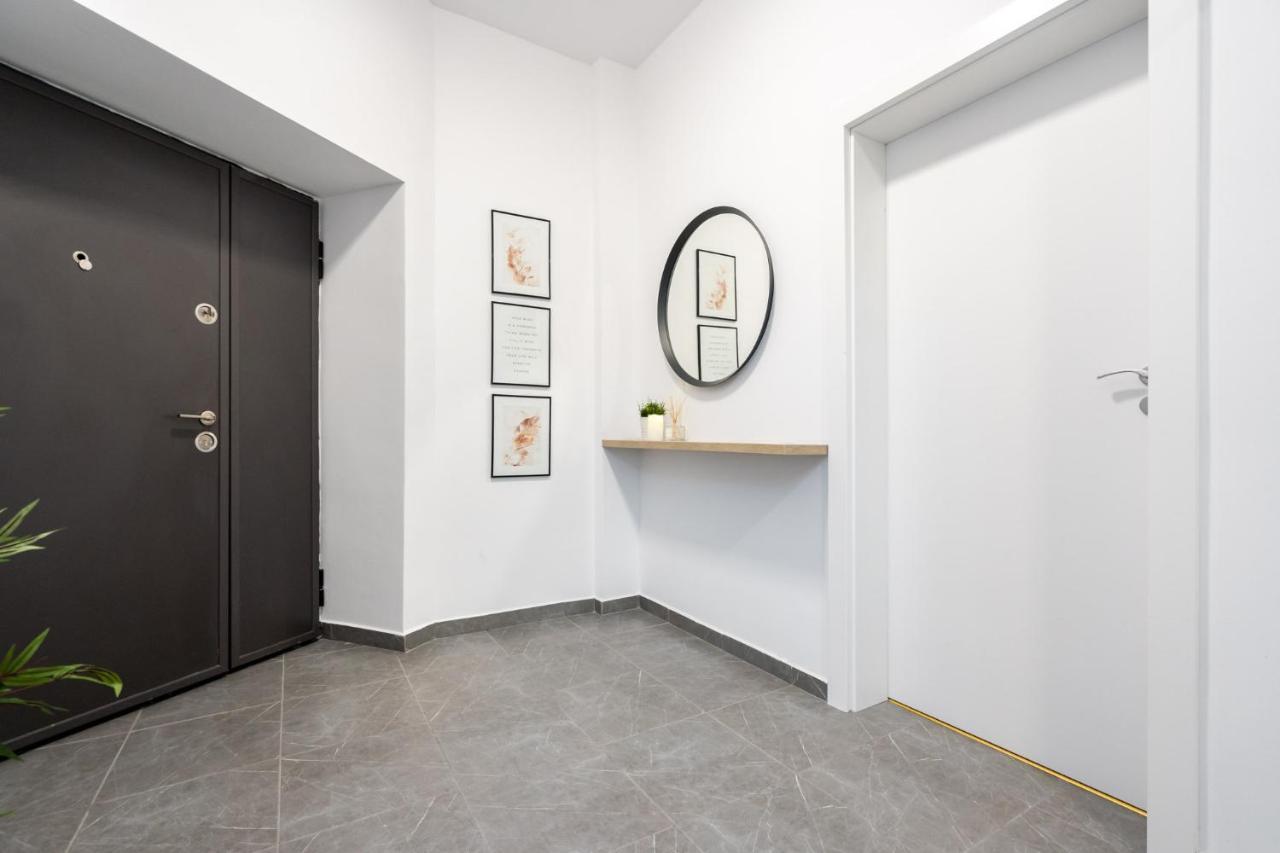 Four Bedroom Apartment, Old Town Bucarest Exterior foto