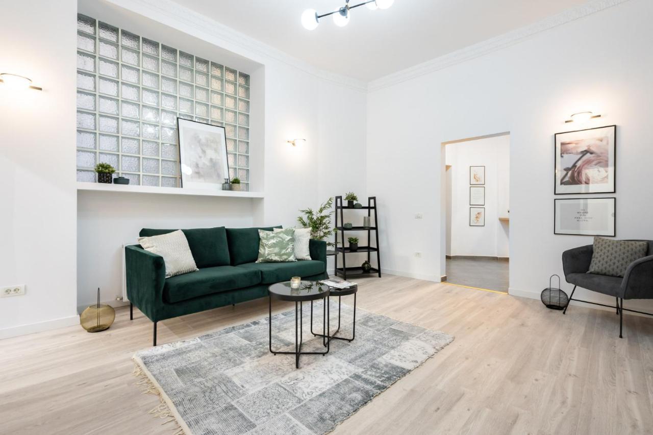 Four Bedroom Apartment, Old Town Bucarest Exterior foto