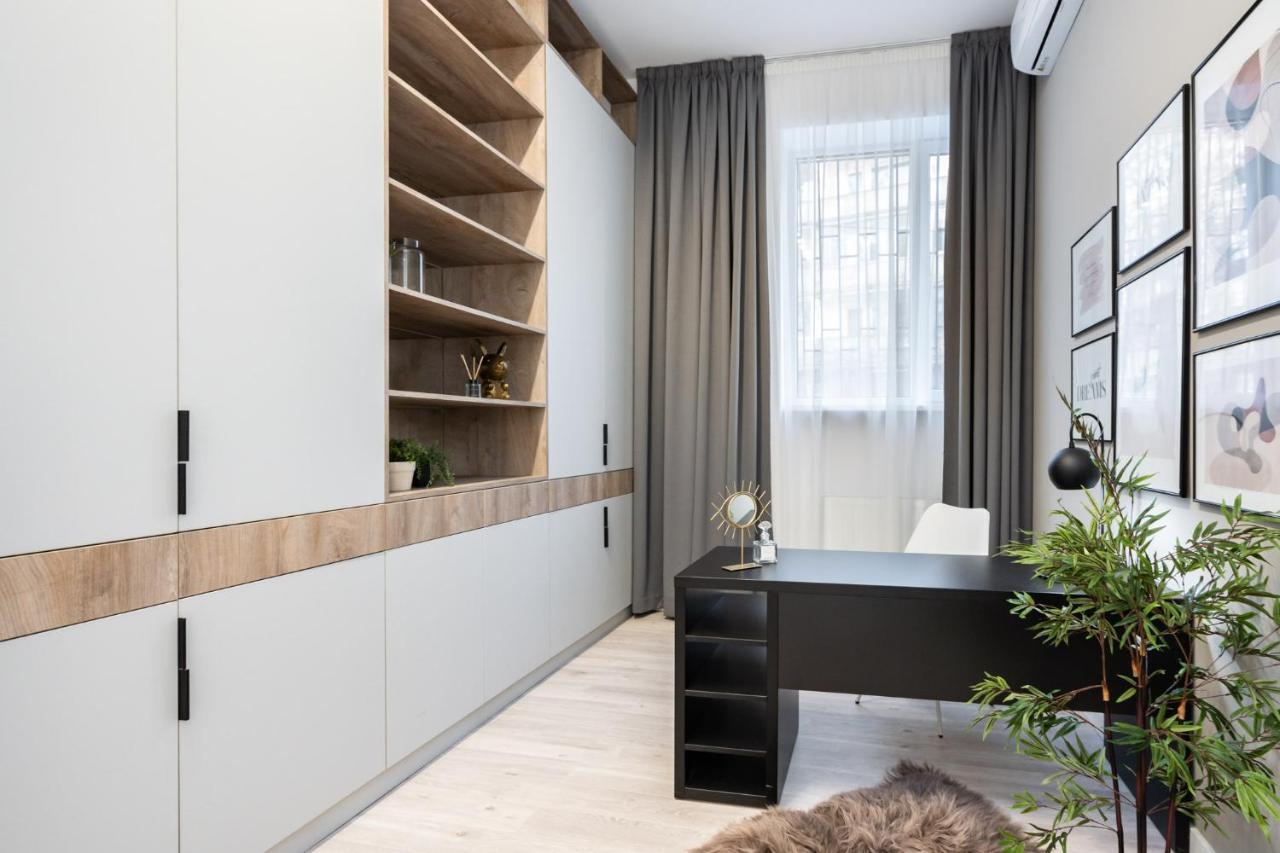 Four Bedroom Apartment, Old Town Bucarest Exterior foto